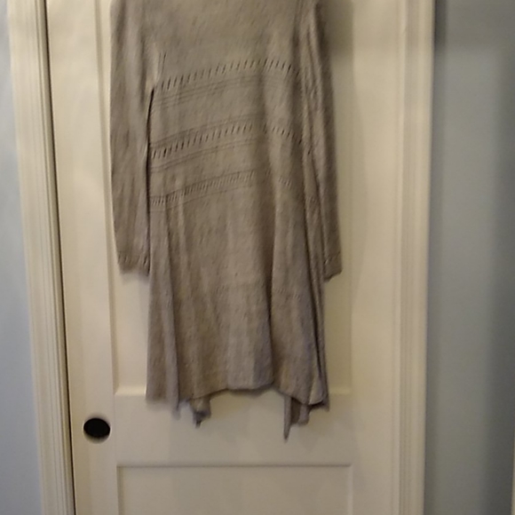 Max Studio gray lightweight Sweater - Picture 2 of 4